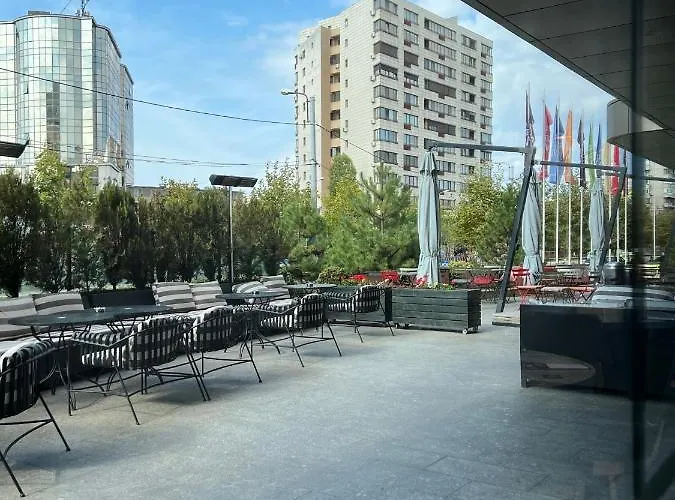 Апартаменти 93 - Roof View Бухарест